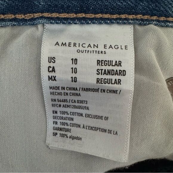 American Eagle 90’s Boyfriend high waisted Distressed Straight Leg Jeans Size 10 - Picture 13 of 13